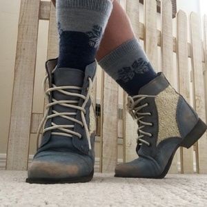 Distressed steve madden ankle boots powder blue